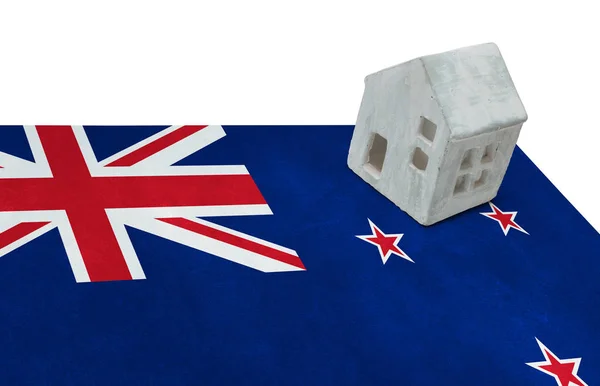 Малий будинок на прапор - Нова Зеландія — стокове фото