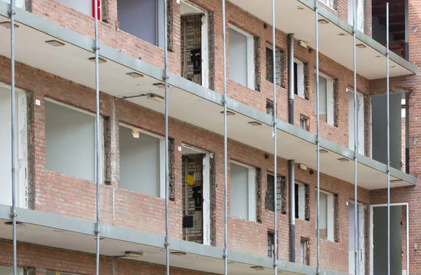 Démolissant un bloc d'appartements — Photo