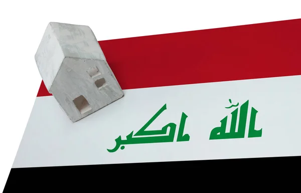 Petite maison sur un drapeau - Irak — Photo