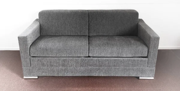 Tiro de um sofá moderno — Fotografia de Stock