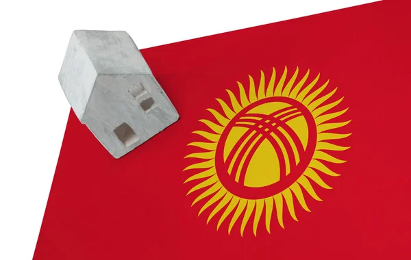 Malý domek na vlajce - Kyrgyzstán — Stock fotografie