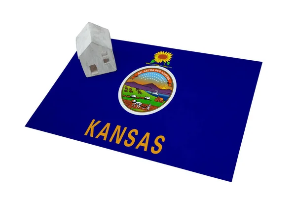 Petite maison sur un drapeau - Kansas — Photo