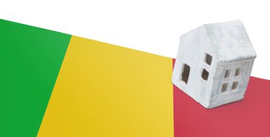 Bir bayrak - Mali üzerinde küçük ev