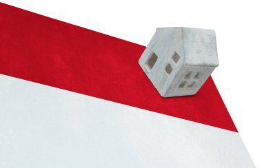 Bir bayrak - Monaco üzerinde küçük ev