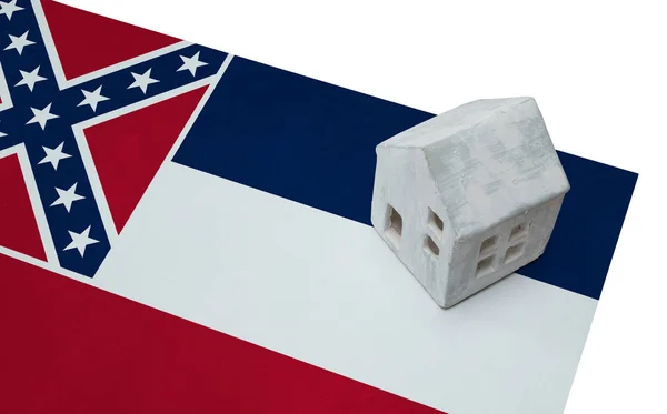 Pequeña casa en una bandera - Mississippi — Foto de Stock