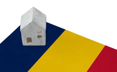 Bir bayrak - Romanya üzerinde küçük ev