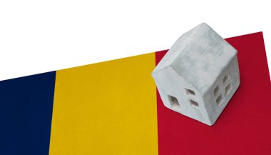 Bir bayrak - Romanya üzerinde küçük ev