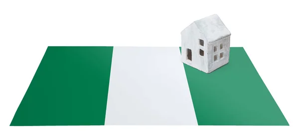 Mały dom na flagę - Nigeria — Zdjęcie stockowe