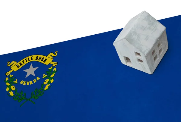 Mały dom na flagę - Nevada — Zdjęcie stockowe
