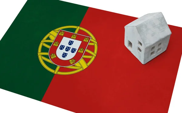 フラグ - ポルトガルの小さな家 — ストック写真