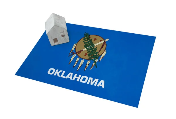 Petite maison sur un drapeau - Oklahoma — Photo