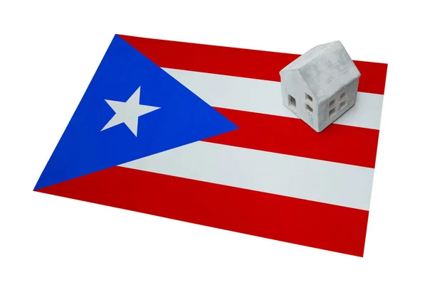 Litet hus på en flagga - Puerto Rico — Stockfoto