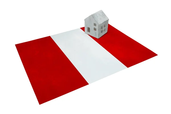 Pequena casa em uma bandeira - Peru — Fotografia de Stock