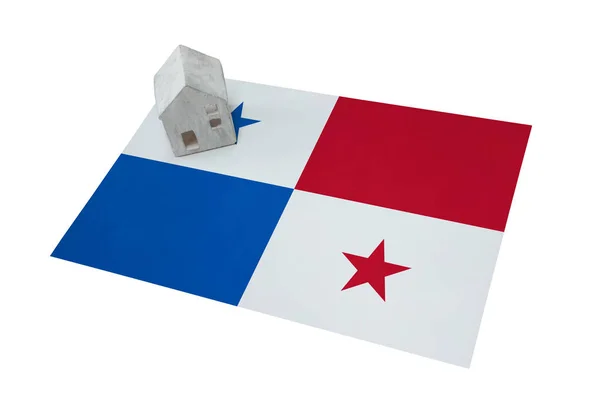 Pequeña casa en una bandera - Panamá —  Fotos de Stock