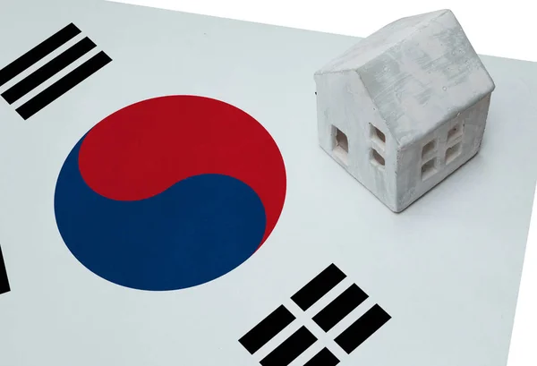 フラグ - 韓国上の小さな家 — ストック写真