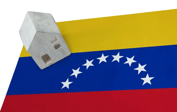 Kleines haus auf einer fahne - venezuela — Stockfoto