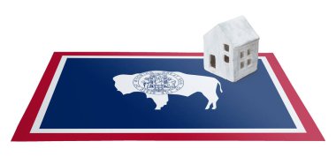 Bir bayrak - Wyoming üzerinde küçük ev