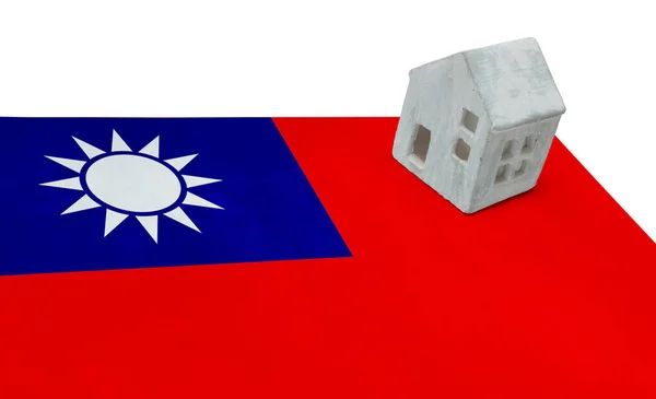 Casa pequena em uma bandeira - Taiwan — Fotografia de Stock