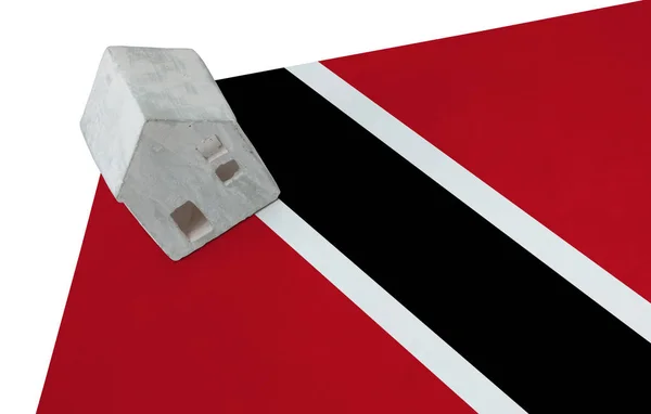 Petite maison sur un drapeau - Trinité-et-Tobago — Photo