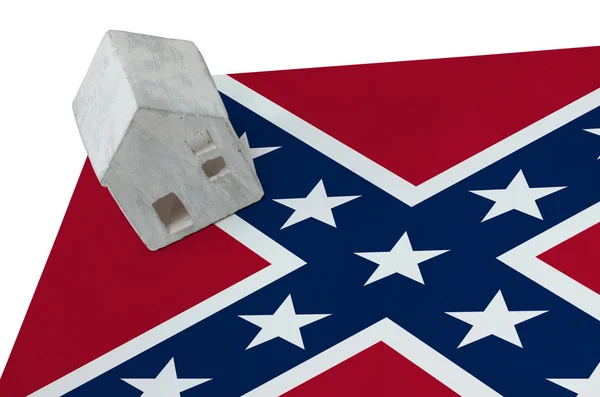 Pequeña casa en bandera - Bandera confederada —  Fotos de Stock