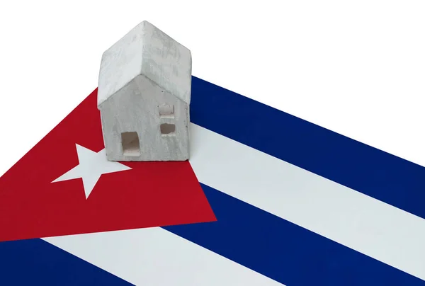 깃발-쿠바에 작은 집 — 스톡 사진