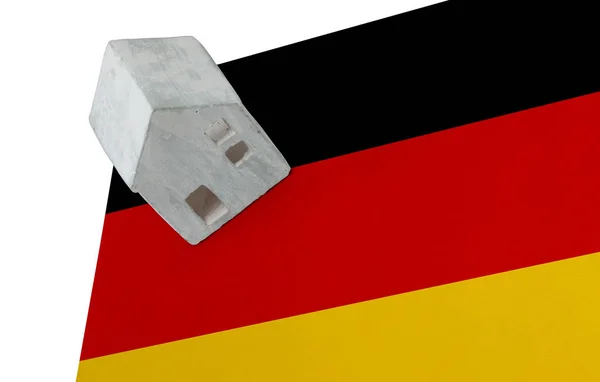 Petite maison sur un drapeau - Allemagne — Photo