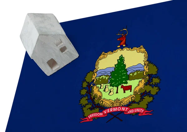 Small house on a flag - Vermont — Stock Photo, Image