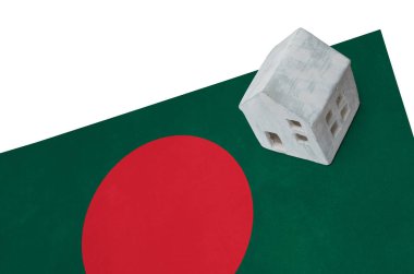 Bir bayrak - Bangladeş üzerinde küçük ev