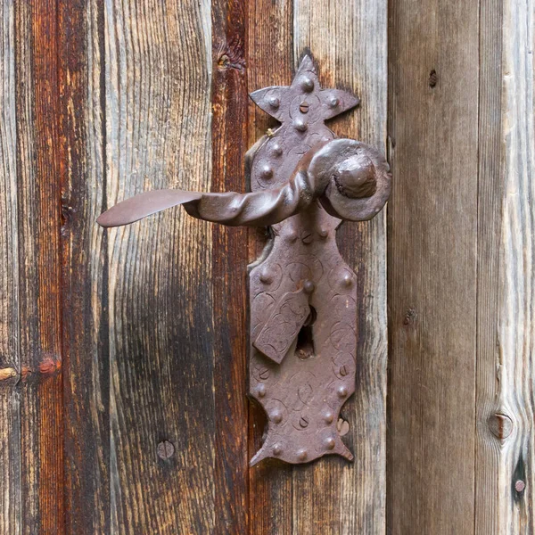 Eski paslı doorhandle