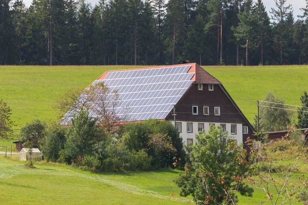 Tetto pannelli solari — Foto Stock