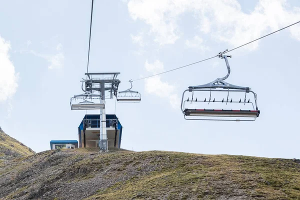 Ski lift cable booth or car