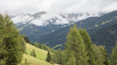 Güzel manzara Alpleri'nde görünümünü 