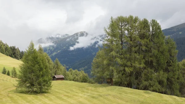 在阿尔卑斯山的美丽景观的视图 — 图库照片