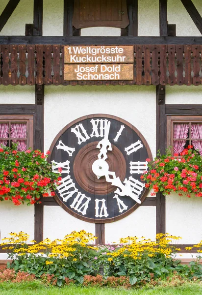 トリベルク, ドイツ - 2017 年 8 月 21 日: 最大のカッコウ時計 w — ストック写真
