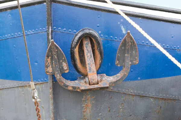 Velho navio holandês com âncora — Fotografia de Stock