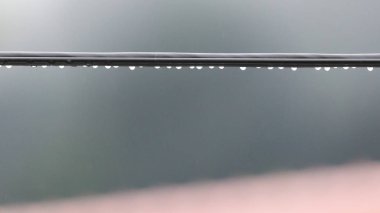 Gökyüzünde asılı Electicity teller