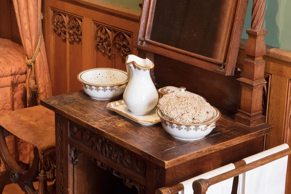 Eski bir kale tabloda yıkama