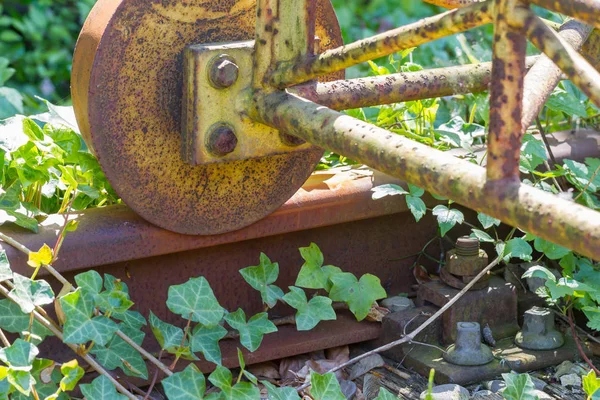 Transport hjul closeup, rostig — Stockfoto