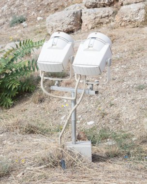 Büyük beyaz projektör