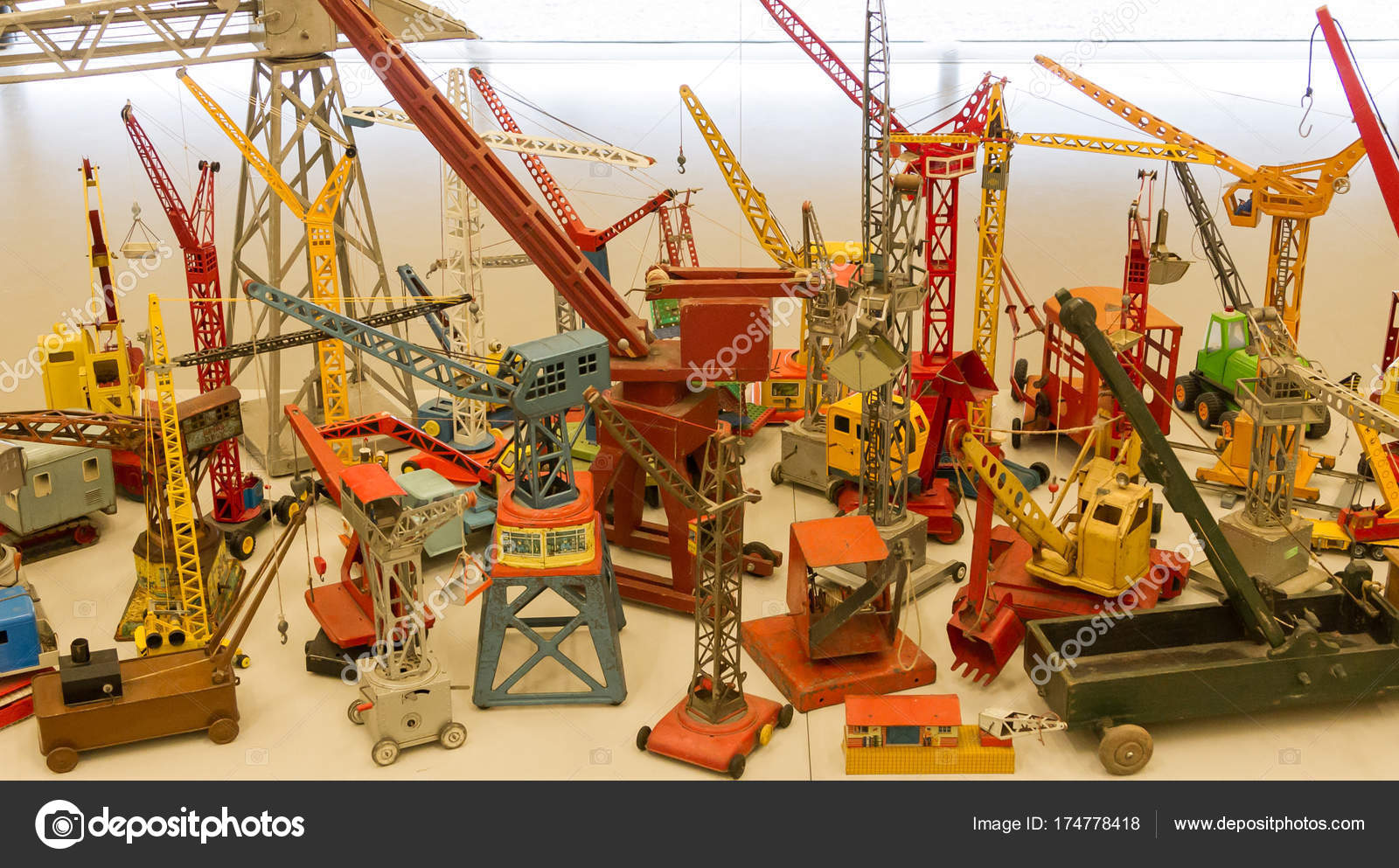 small crane toy