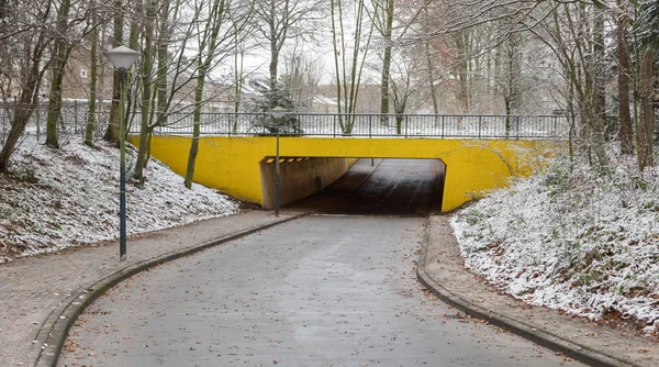 Strzał tunelu dla rowerów i pieszych — Zdjęcie stockowe