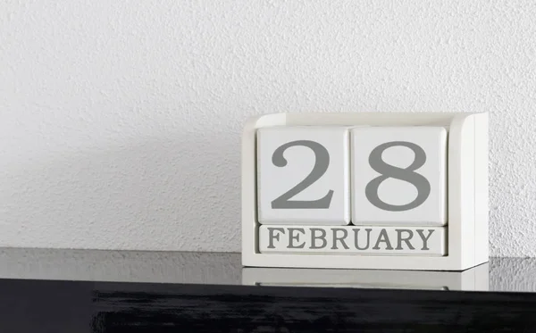 White block calendar present date 28 and month February — Stock Photo, Image