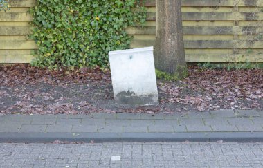 Güç için metal kutu