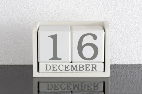 Calendario bloque blanco fecha actual 16 y mes diciembre — Foto de Stock
