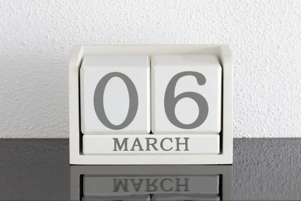 白色方块式日历当前日期6和月3月 — 图库照片