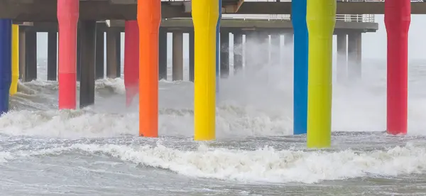 Північного моря beach і Пірс Схевенінген — стокове фото