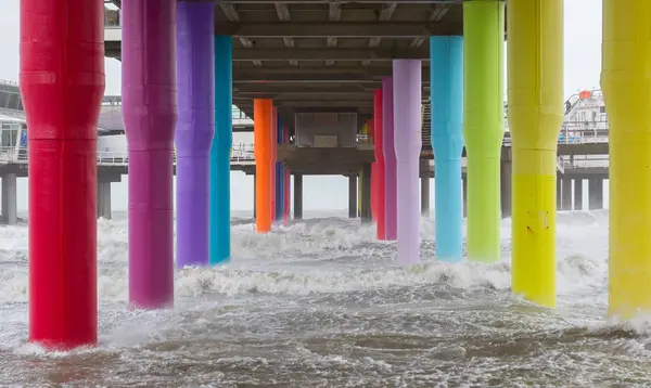 Північного моря beach і Пірс Схевенінген — стокове фото