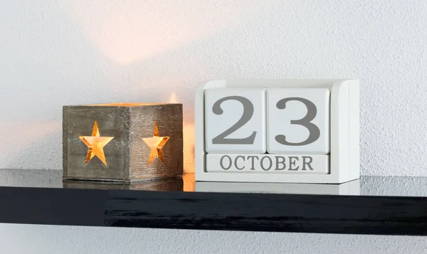 Kalendář bílý blok současné datum 23 a měsíc říjen — Stock fotografie