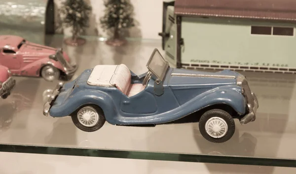 Vintage legetøj bil - Stock-foto