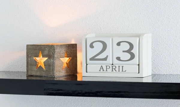 Biały blok kalendarza obecna Data 23 i miesiąc kwiecień — Zdjęcie stockowe